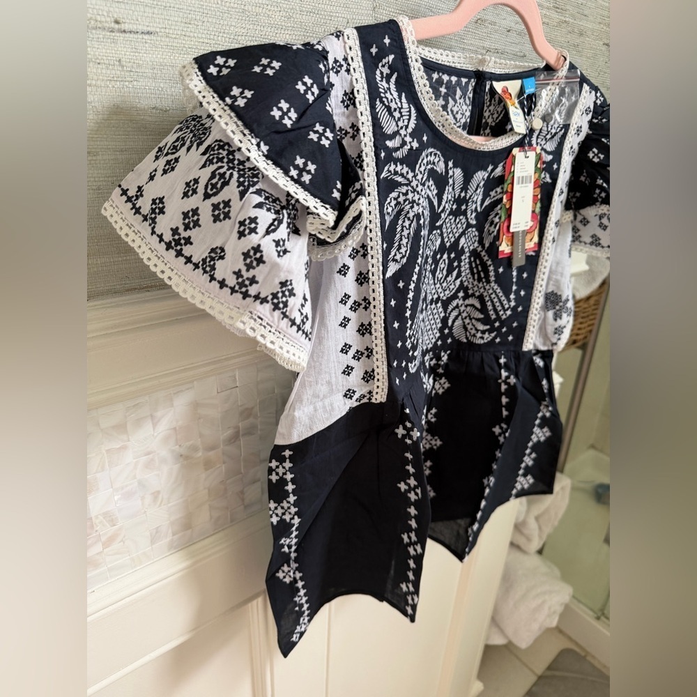 NWT new small Anthropologie x farm Rio printed flutter sleeve top black white - Picture 7 of 16
